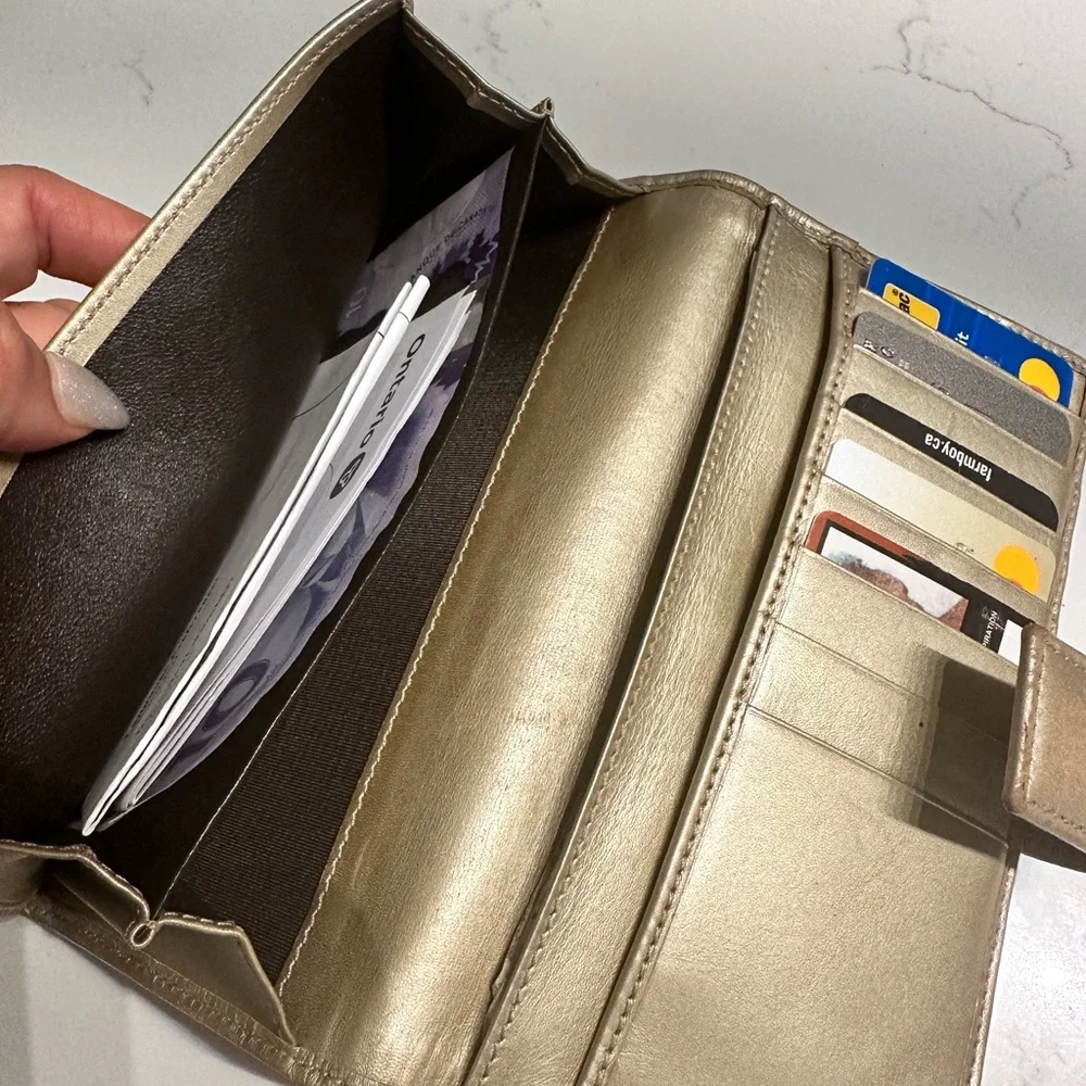 Authentic Gucci wallet - Picture 6 of 8